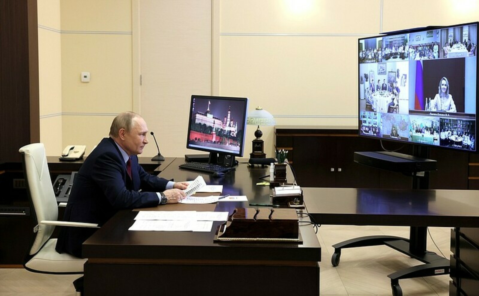 Владимир Путин "Амăшĕ-героиня" ята тавăрма кирли пирки каланă