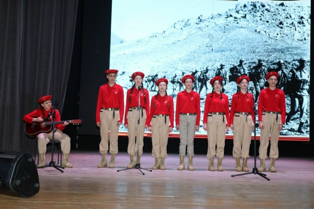 Ачасене вӗсен ӑнтӑлӑвӗнче ăнăçу сунатпăр