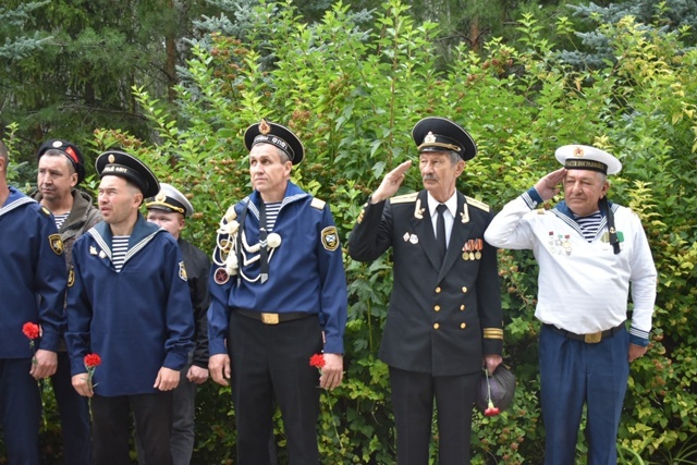 Июлӗн 27-мӗшӗнче Раҫҫей Тинӗс-Ҫар флочӗн кунĕ