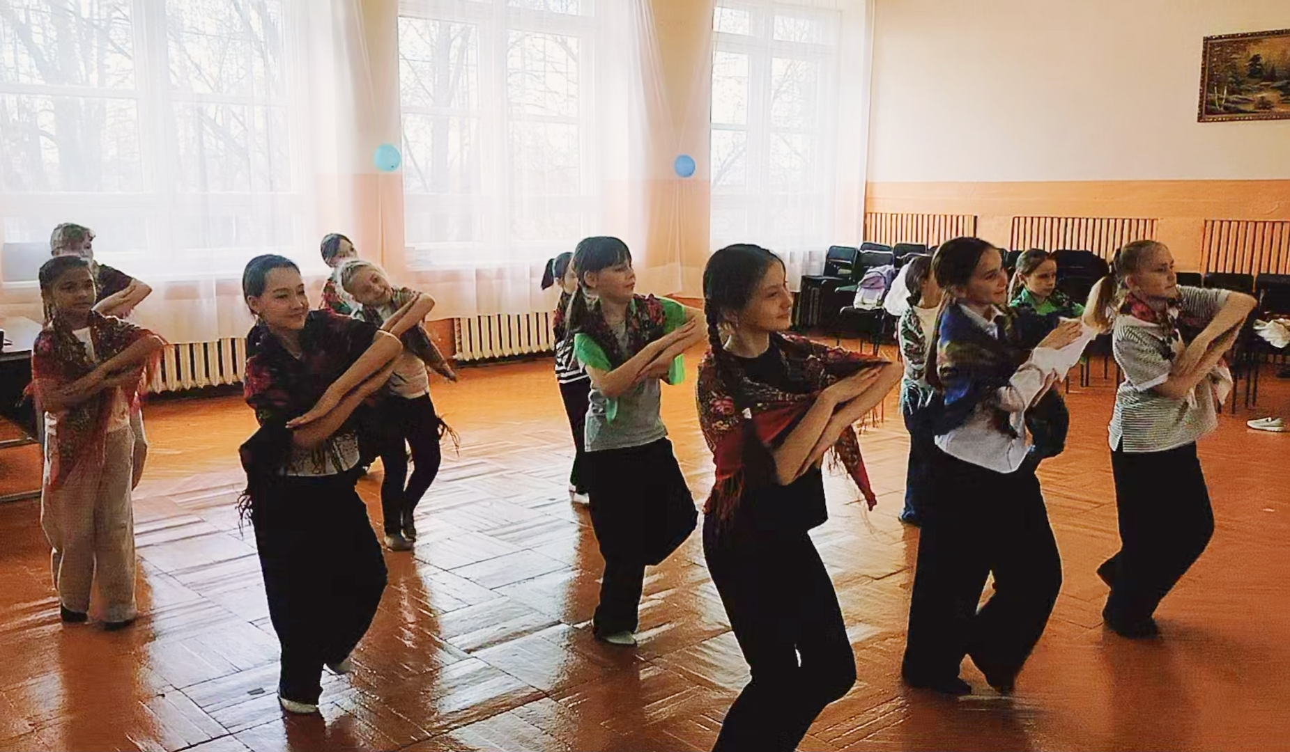 Вырӑс халӑхĕн йӑлана кӗнӗ костюмӗ çинчен калаҫу иртнĕ