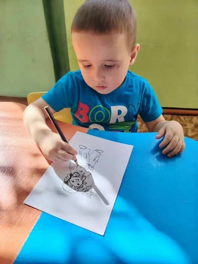Пишпӳлекри «Улыбка» ача сачĕ: чи пĕчĕккисем те стройра!