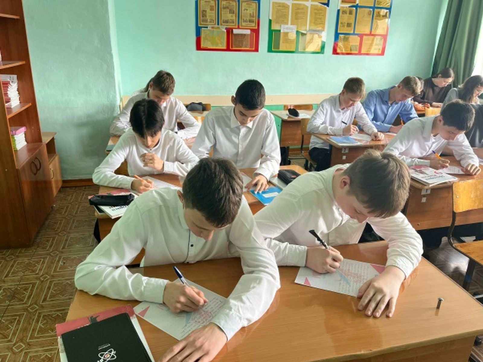 Шкул ачисем республикӑри «Паттӑра çыру» акцие хутшăннă