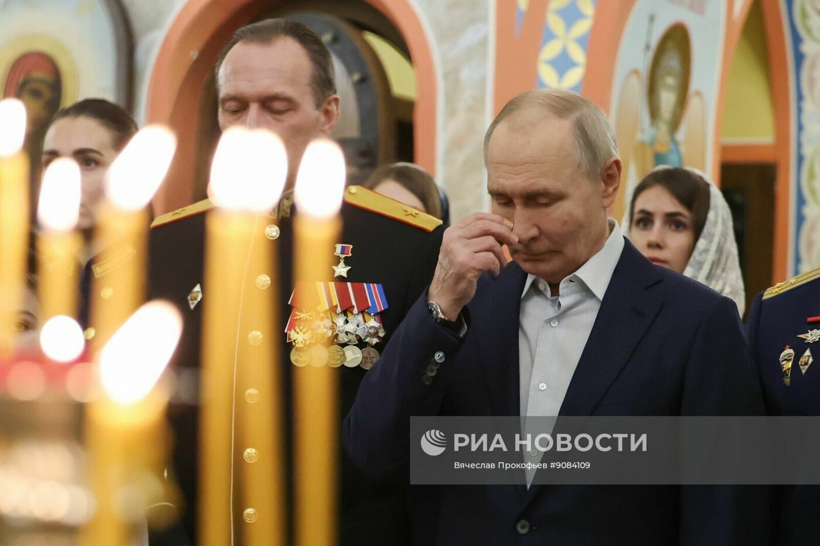 Путин: Тӗрлӗ конфессиллӗ Раҫҫей ҫыннисем пӗрлехи ҫӗнтерӳсемшӗн савӑнаҫҫӗ