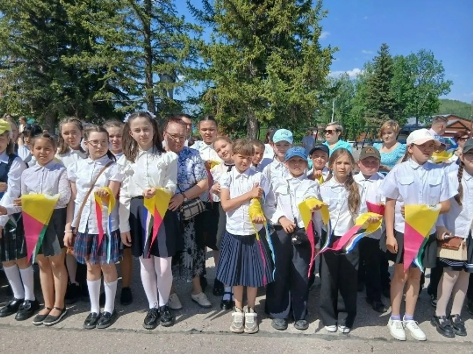 Пишпÿлекри 2-мĕш вăтам шкулта вĕренекенсем пионера кĕнĕ