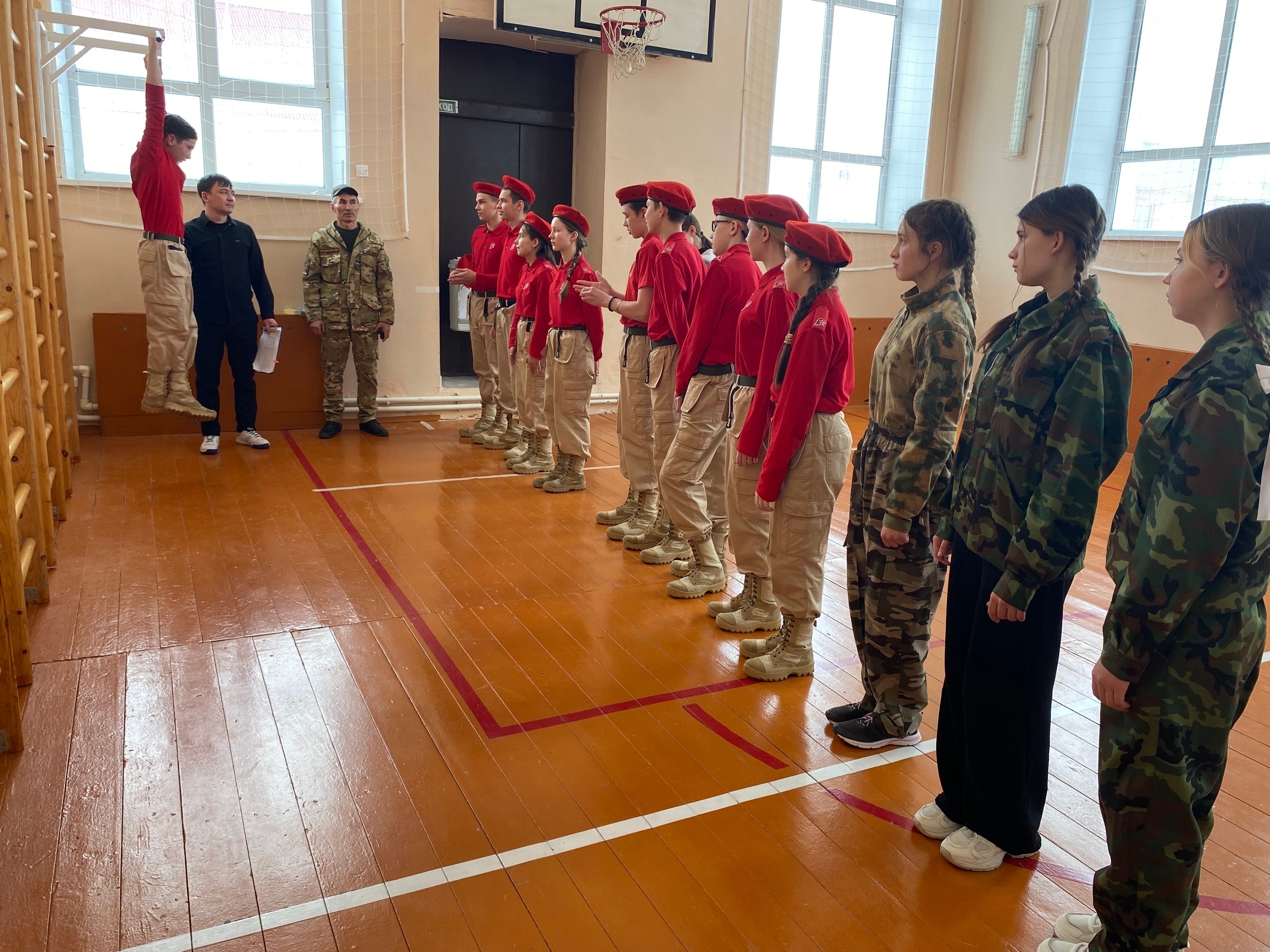 Хушăлкари вăтам шкулта «Зарница» ҫарпа спорт вӑййи пулнă