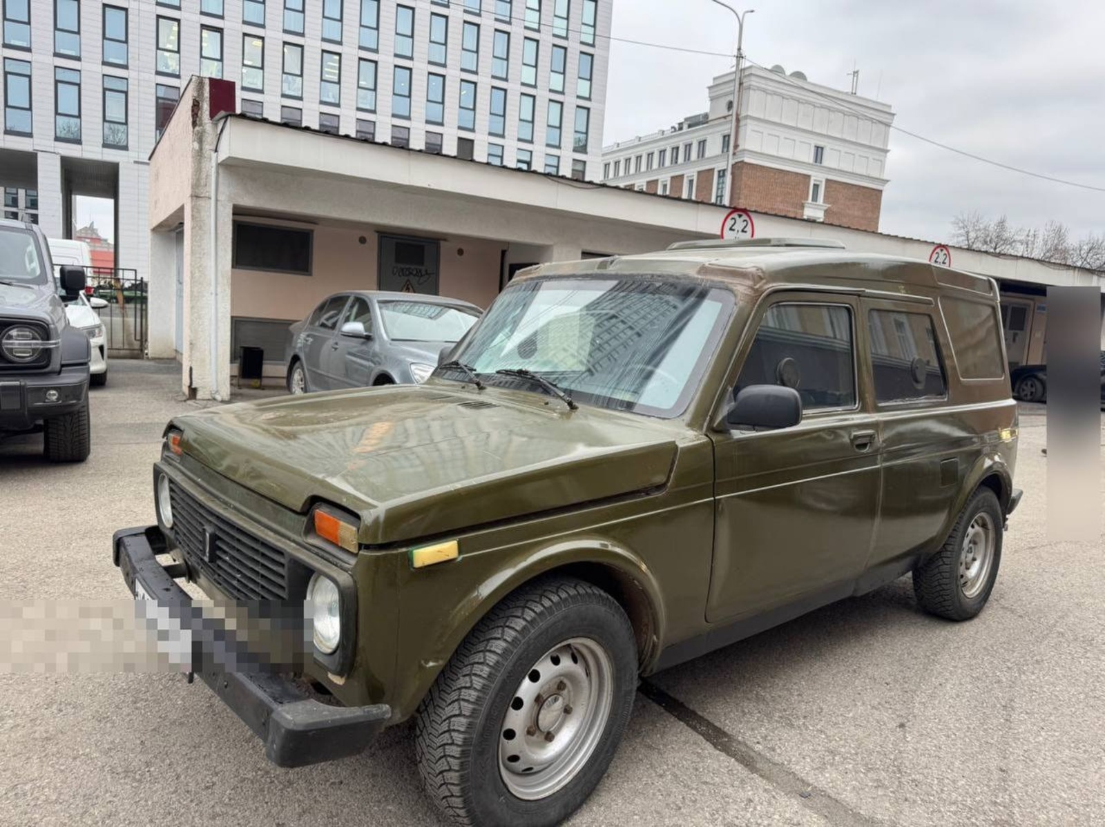 Уфари предприниматель СВО зонине броньланӑ автомобиль ӑсатнӑ