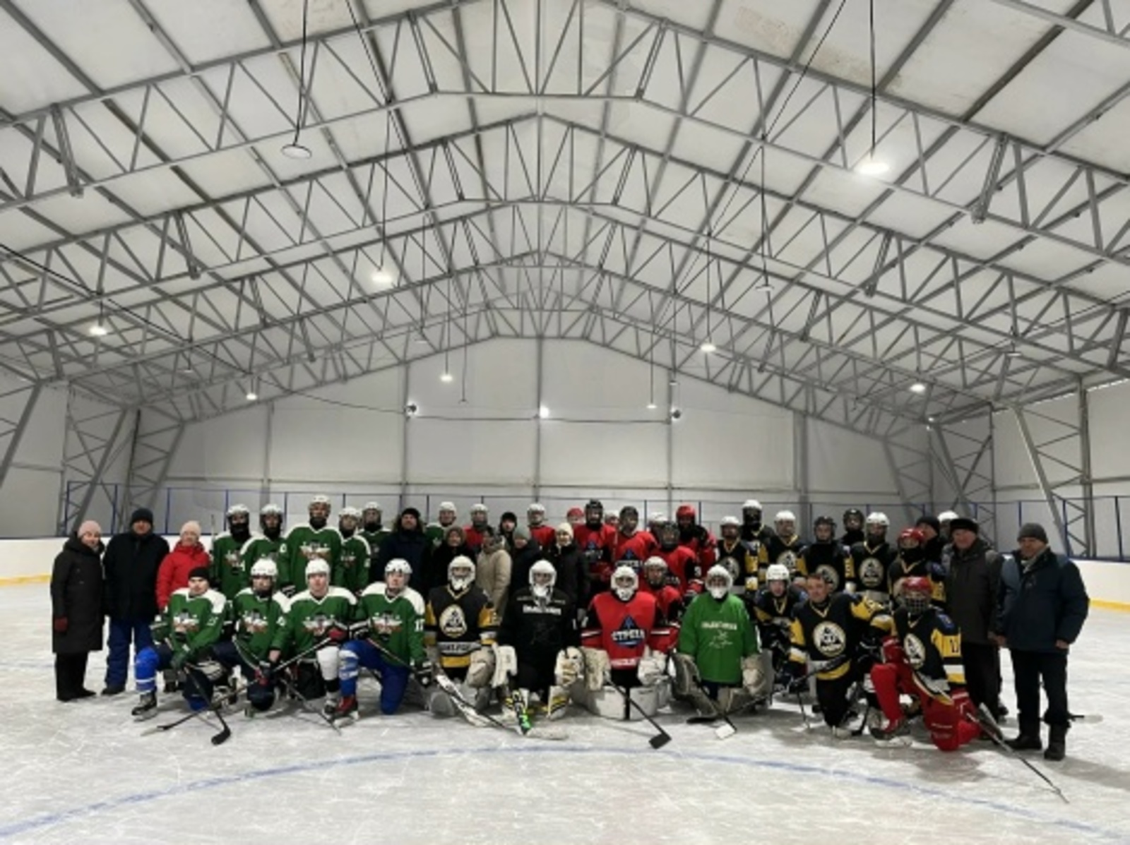 Аитра шайбӑпа хоккей енӗпе lV район турнирĕ пулнă