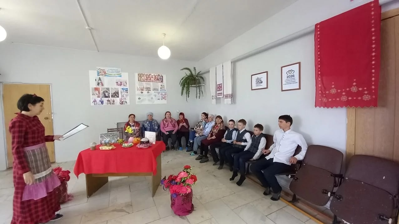 Çирĕклĕ клубĕнче «Мӑнкун — ҫемьери ҫутӑ уяв» пӗлӳпе вӑйӑ программи иртнӗ