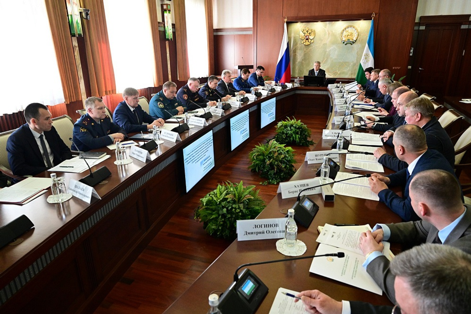 Радий Хабиров терроризма хирӗҫ кӗрешекен комисси ларӑвне ирттернӗ