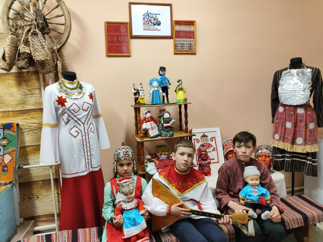 «Илем çӑлкуҫӗсем» фольклор сехечӗ