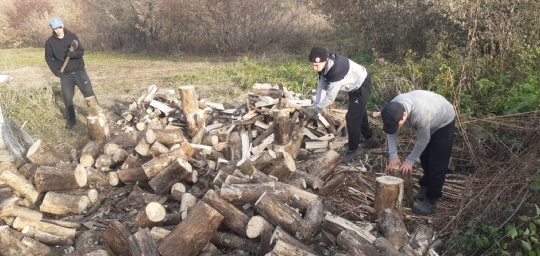 Хушăлка юнармеецĕсем СВОна хутшăнаканăн амăшне пулăшнă